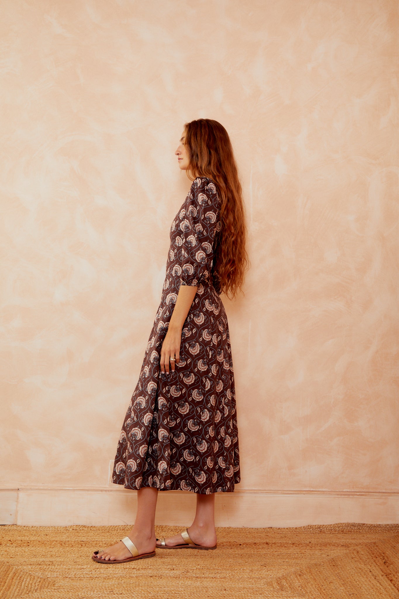 Paisley midi dress with square neckline, three-quarter sleeves, dark coffee, side view