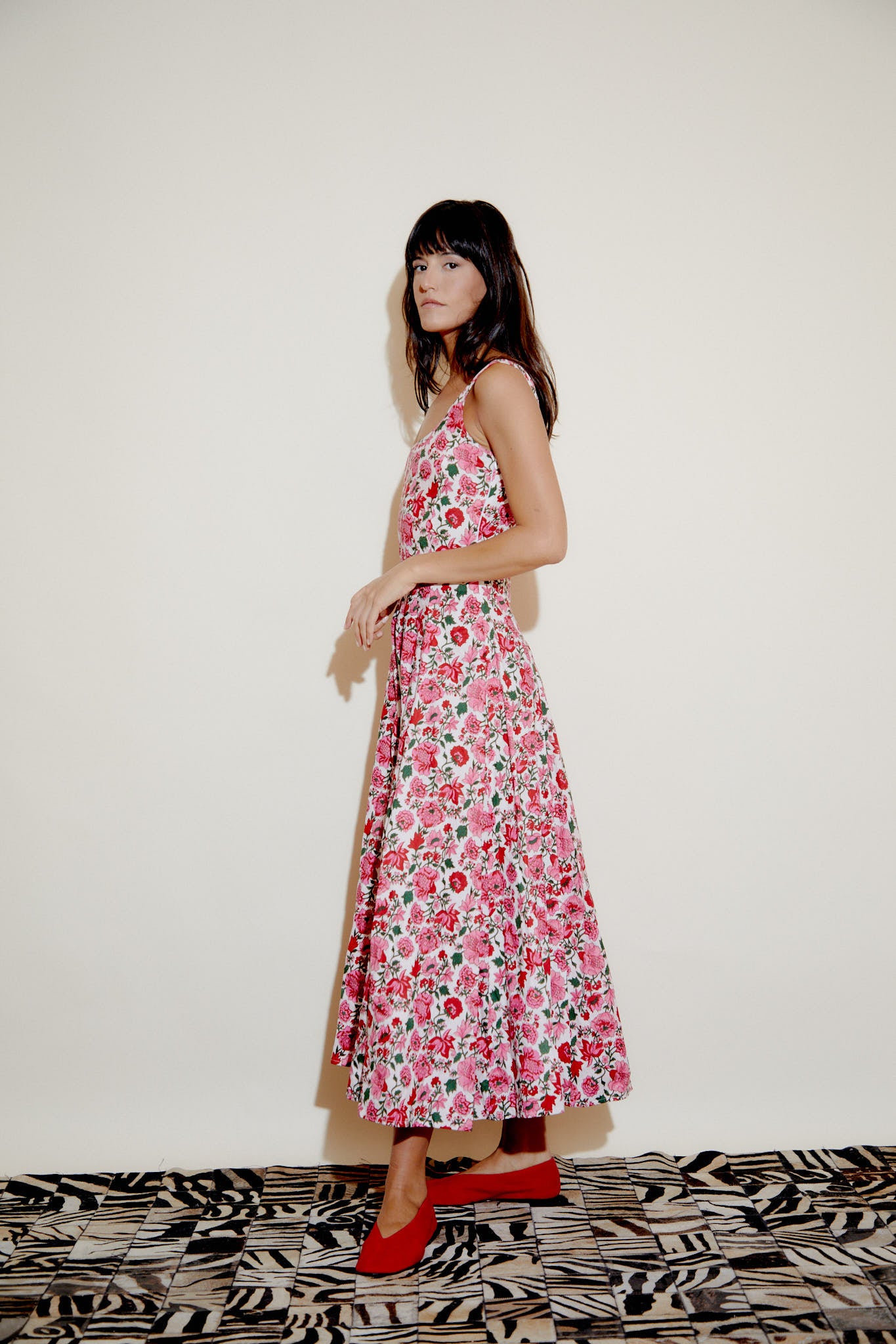 Pink and red roses print sleeveless midi dress, fitted bodice, gathered skirt